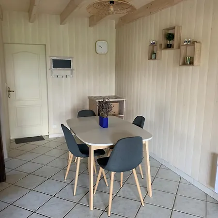 Holiday home Les De Yanaely - L'ibie Juignac
